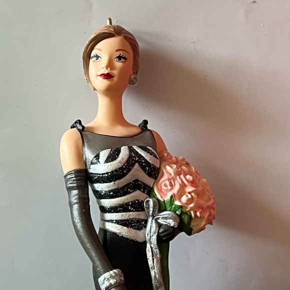 Vintage barbie ornament - Picture 7 of 7